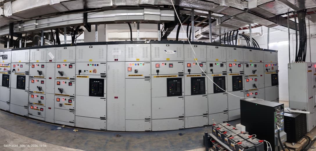 Hospital MLTP — curved LT panel line-up with ACBs & metering